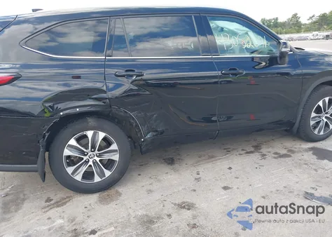 2022 Toyota Highlander Xle z USA, uszkodzony, nr VIN 5TDGZRBHXNS192902